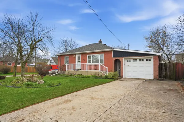 54 Bingham RD, Hamilton, ON L8Y 1N4
