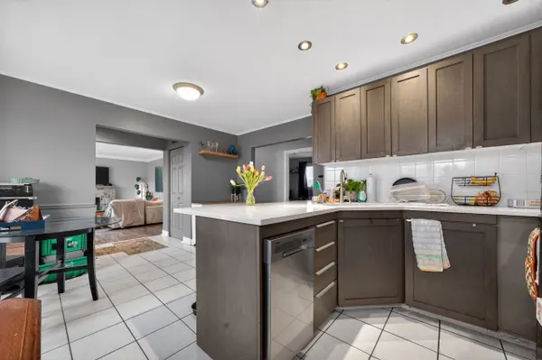 1307 Aurele ST, Cyrville - Carson Grove - Pineview, ON K1B 3L4