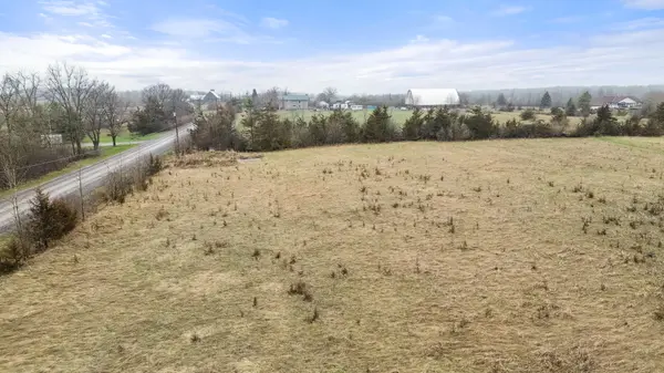 1230 Salem RD, Prince Edward County, ON K0K 1T0