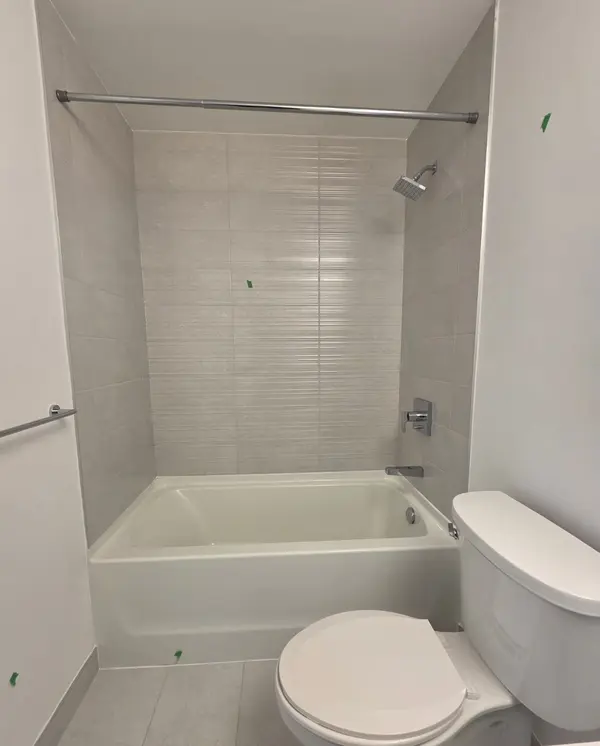 75 James ST S #1916, Hamilton, ON L8P 4V8