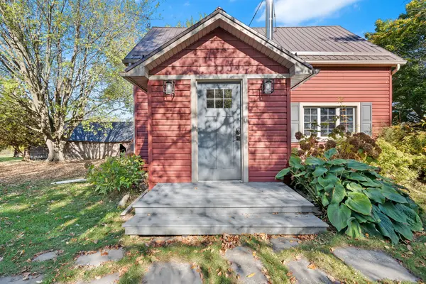 199 North Shore RD, Frontenac Islands, ON K7G 2V6