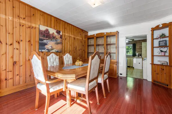 101 Paul DR, Lanark Highlands, ON K0G 1K0