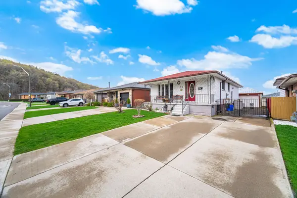 31 Summercrest DR, Hamilton, ON L8K 6G5