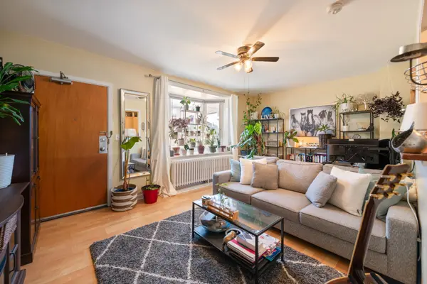 213 Desrosiers ST, Vanier And Kingsview Park, ON K1L 7T2