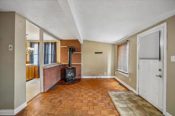 5 Herbert CT, Hamilton, ON L8E 5A7