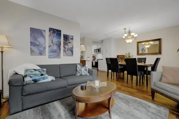 2000 Jasmine CRES #210, Beacon Hill North - South And Area, ON K1J 8K4