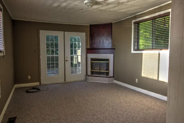 84 Picton Main ST W, Prince Edward County, ON K0K 2T0