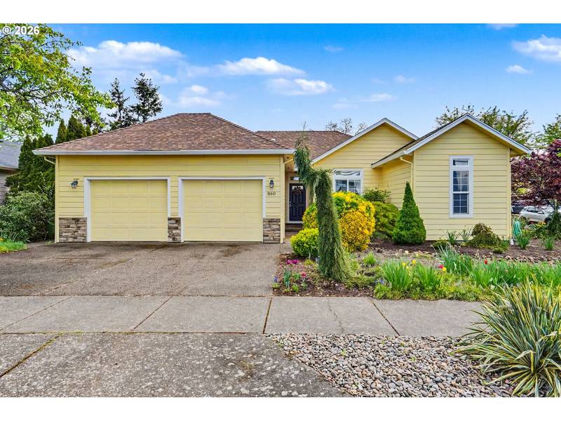 860 N 2ND ST, Silverton, OR 97381