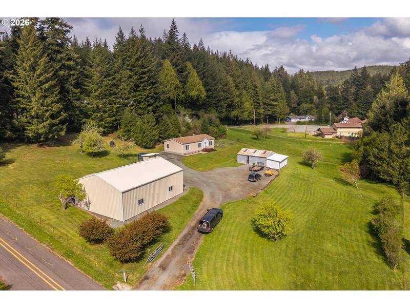 93380 LUSCOMBE LOOP, Coos Bay, OR 97420