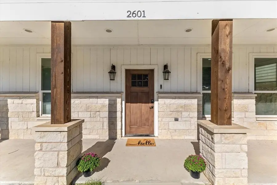 2601 Hutchinson Street, Fort Worth, TX 76106