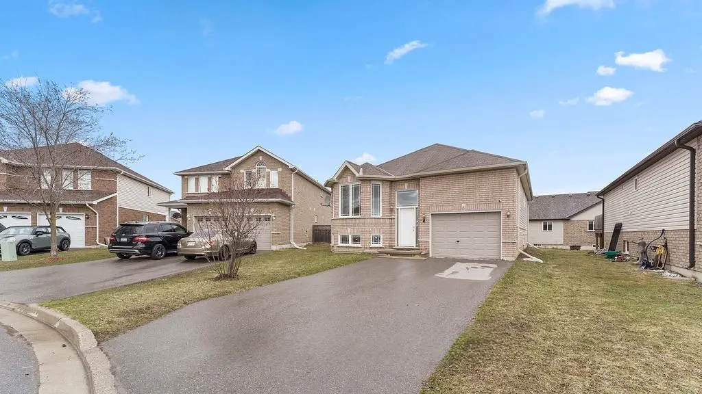 6 McGregor CT #Main, Peterborough, ON K9L 0B7