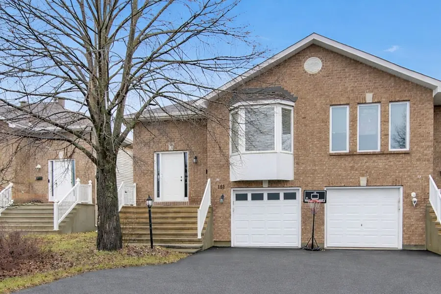 181 MOUNTSHANNON DR, Barrhaven, ON K2J 4N1