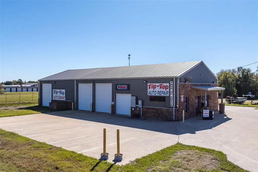 132 Dunaway Avenue, Gun Barrel City, TX 75156