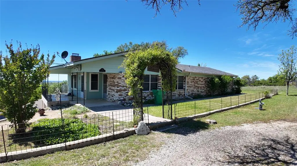 1301 N Reilley Street N, Goldthwaite, TX 76844