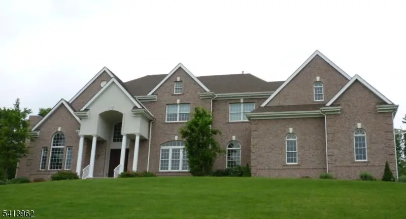 6 Trout Brook Ct, Chester Twp., NJ 07930