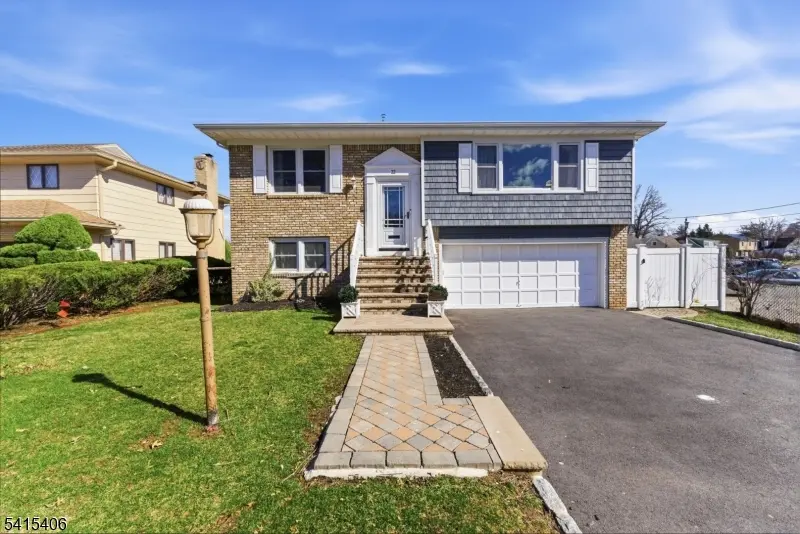 22 Elizabeth Ct, Bloomfield Twp., NJ 07003