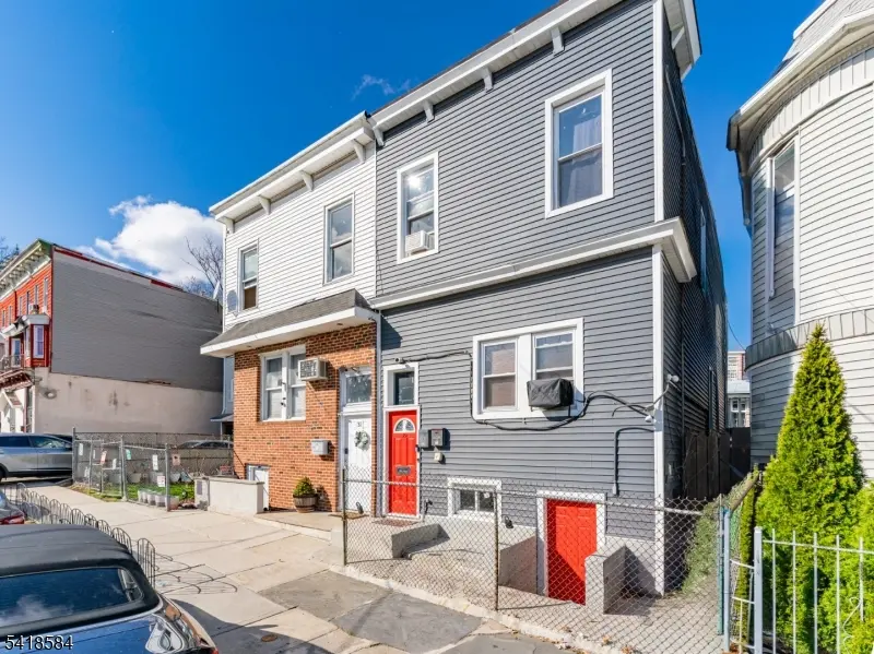 29 Victoria Ave, Newark City, NJ 07104