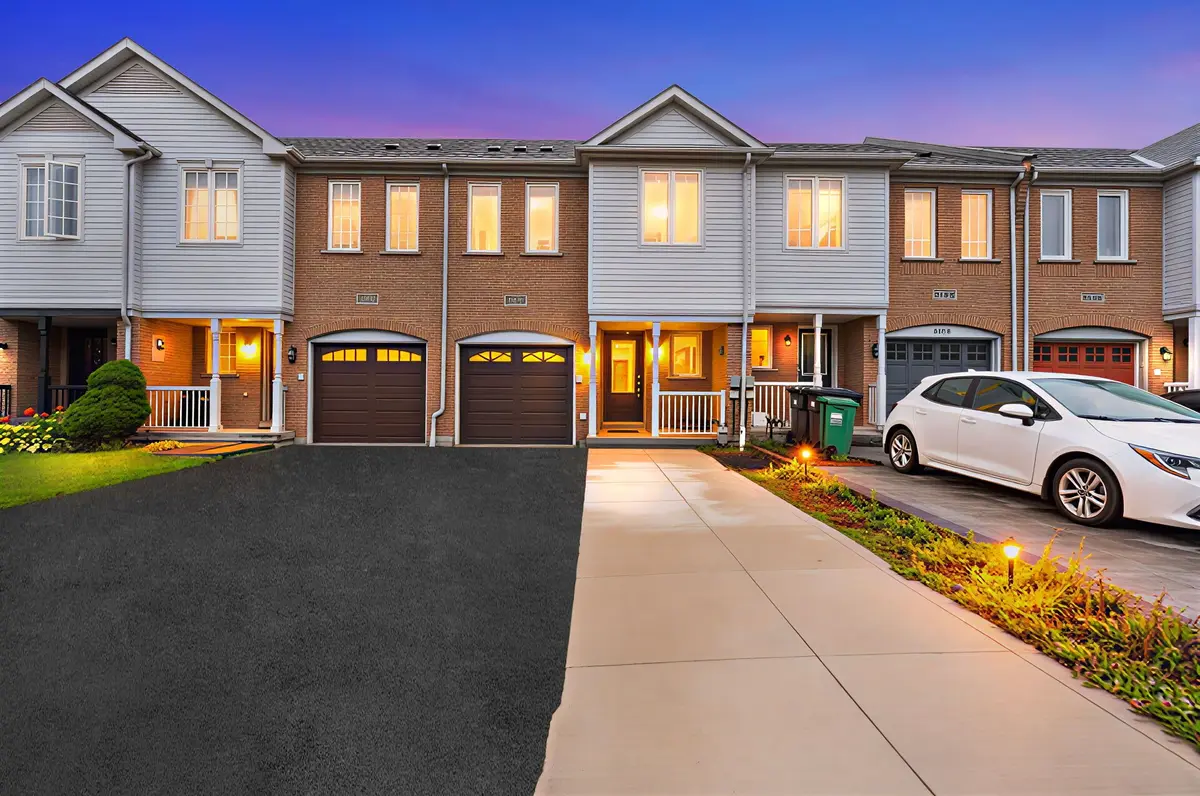 3152 Angel Pass DR, Mississauga, ON L5M 7R5