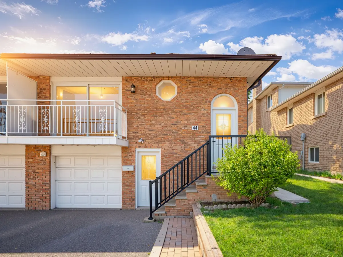 44 Fallway RD, Brampton, ON L6V 3H2