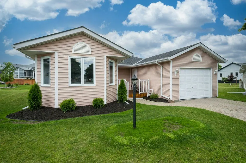 9 Quaker CT, Prince Edward County, ON K0K 3L0