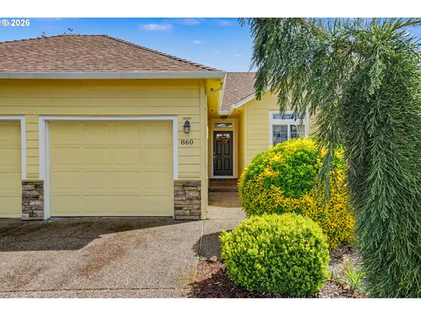 860 N 2ND ST, Silverton, OR 97381