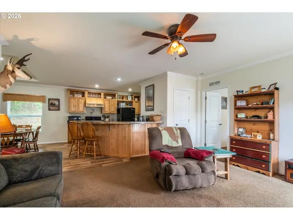 93380 LUSCOMBE LOOP, Coos Bay, OR 97420