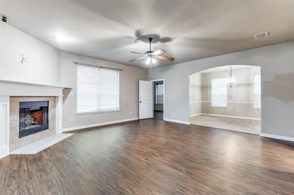 917 John Kennedy Drive, Saginaw, TX 76179