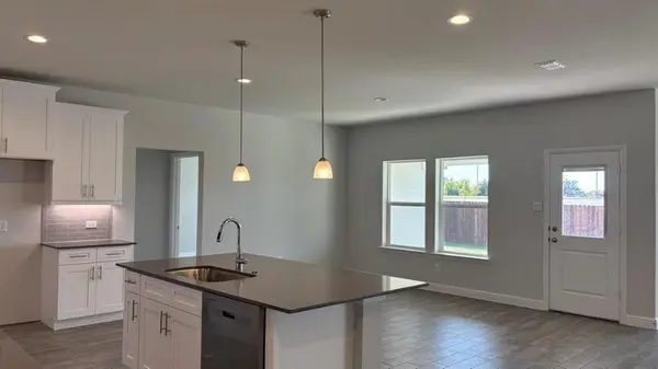 4231 CORNERSTONE Circle, Granbury, TX 76048