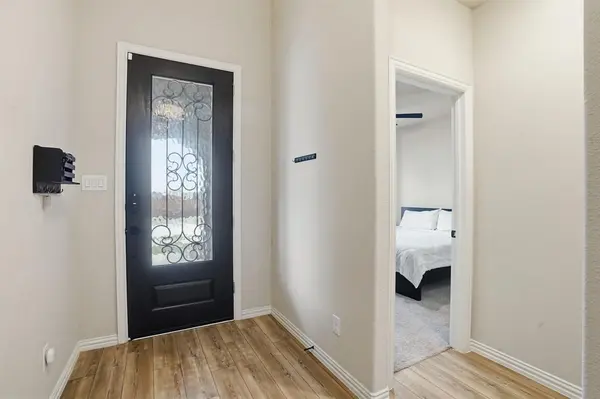 10037 Lakemont Drive, Fort Worth, TX 76131