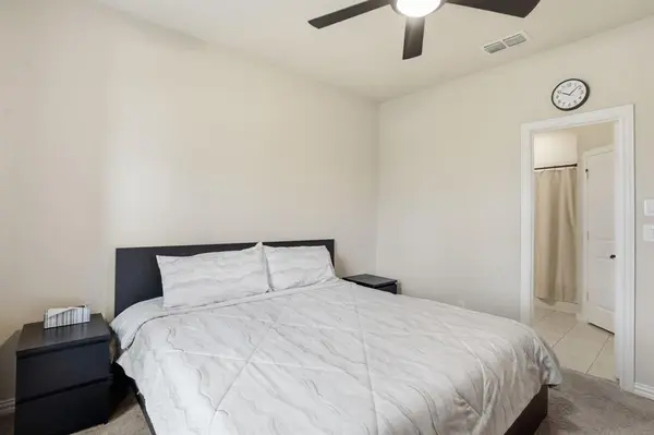 10037 Lakemont Drive, Fort Worth, TX 76131