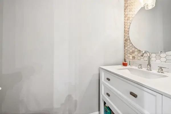 555 Via Amalfi #203, Irving, TX 75039