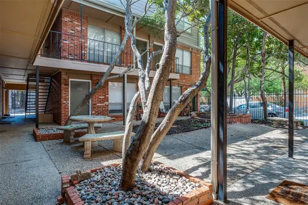 4525 Gilbert #204, Dallas, TX 75219