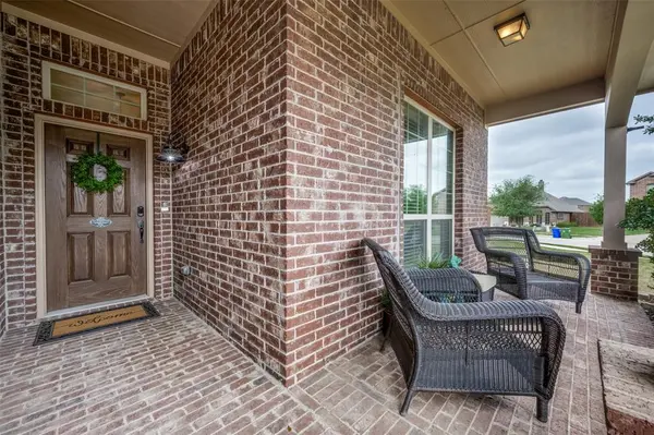 5100 Crystal Lake Avenue, Krum, TX 76249