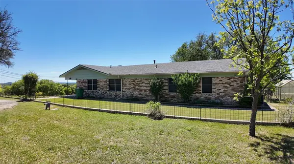 1301 N Reilley Street N, Goldthwaite, TX 76844