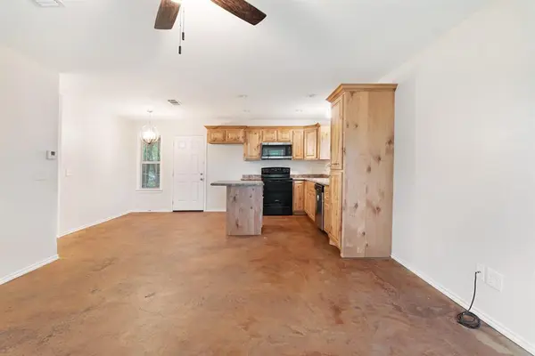 525 19th Street NW, Paris, TX 75460