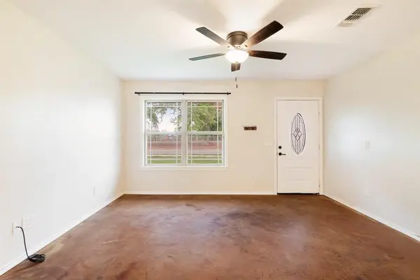 525 19th Street NW, Paris, TX 75460