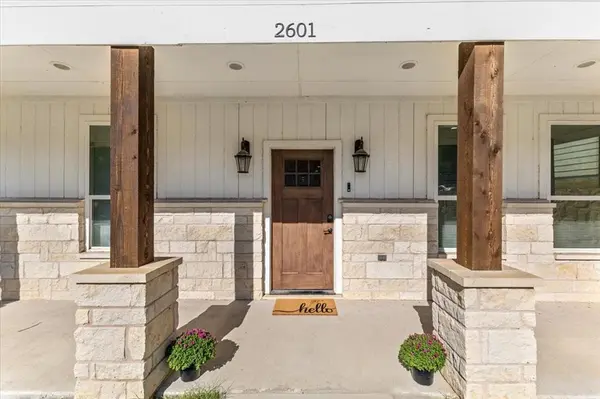 2601 Hutchinson Street, Fort Worth, TX 76106