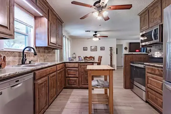 107 Camino Del Rosas, Woodway, TX 76712