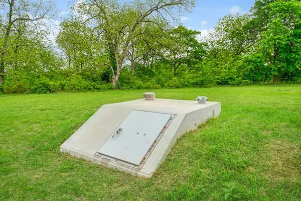 819 County Road 12550, Paris, TX 75462