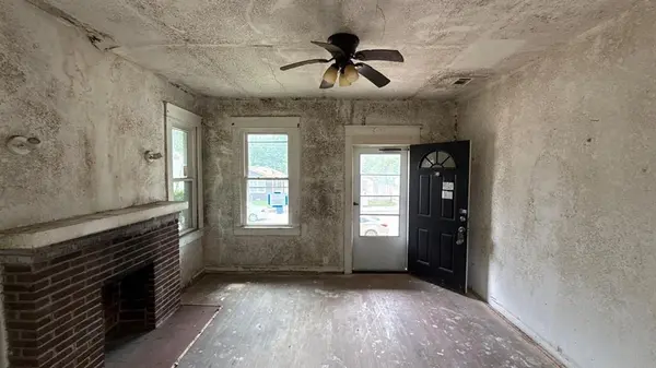 2611 Pine Street, Dallas, TX 75215