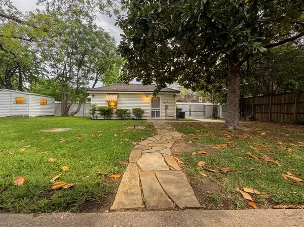 8832 Antrim Drive, Dallas, TX 75218