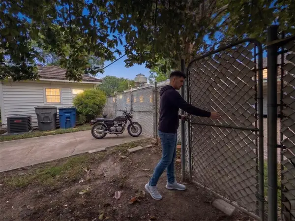 8832 Antrim Drive, Dallas, TX 75218