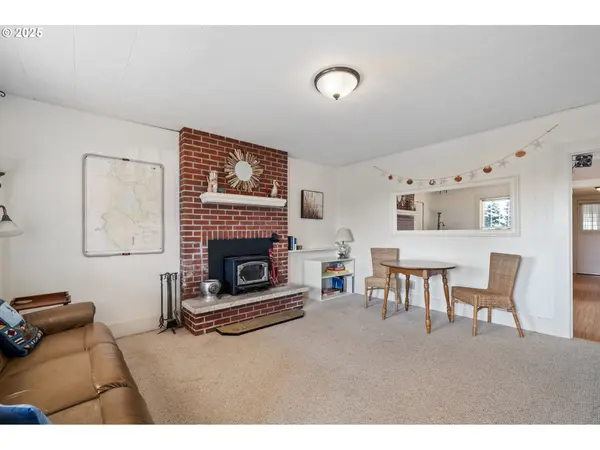 210 CYPRESS AVE, Garibaldi, OR 97118