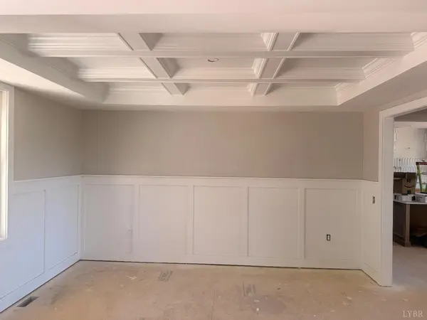 7 Wingfield DR, Goode, VA 24556