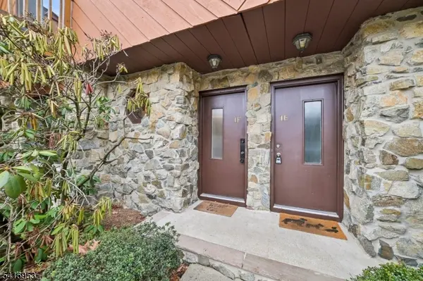 1F Brookside Hts #F, Wanaque Boro, NJ 07465