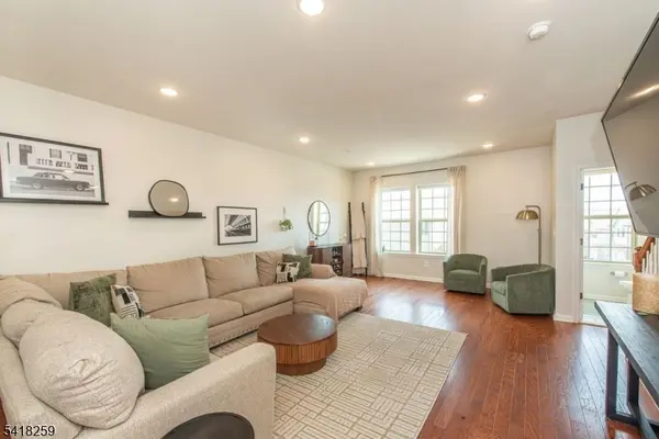 94 Albert Ct, Randolph Twp., NJ 07869