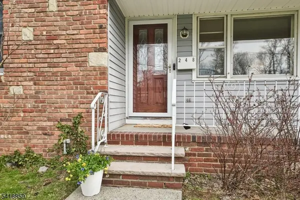 248 Appletree Ln, Mountainside Boro, NJ 07092