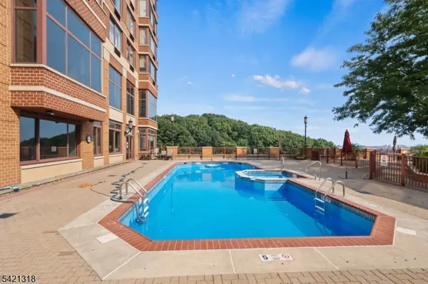 100 Old Palisade Rd #1116, Fort Lee Boro, NJ 07024