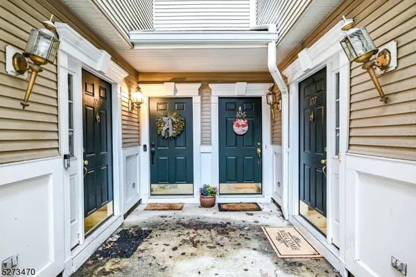 106 Rock Creek Dr, Clifton City, NJ 07014