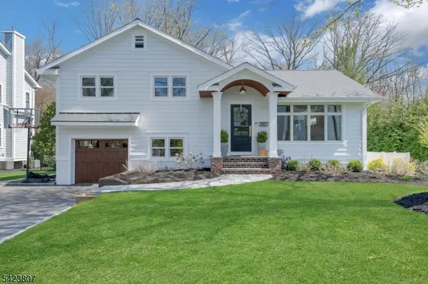 98 N Summit Ave, Chatham Boro, NJ 07928